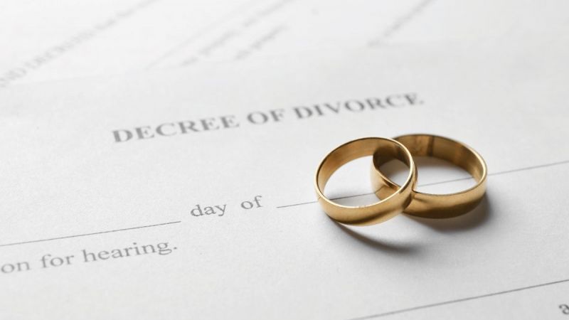 At Horak Law, our divorce and family law attorneys understand the real-life impact of Texas divorce laws. Contact us today to speak about an attorney to protect yourself during a divorce.